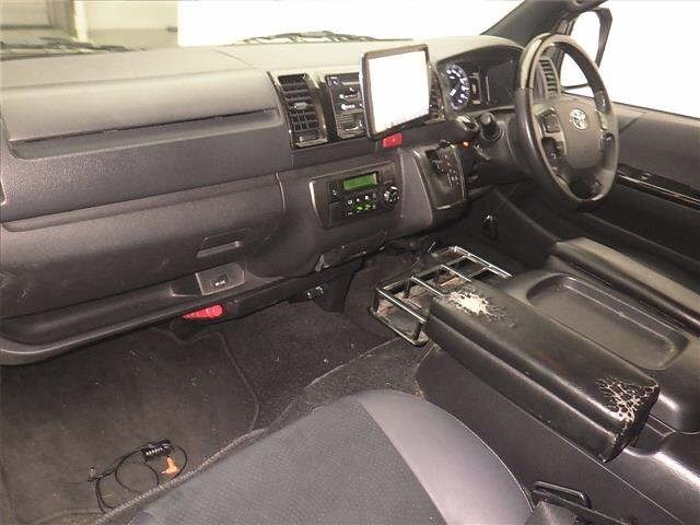 Toyota HIACE VAN 2021 7022045-4