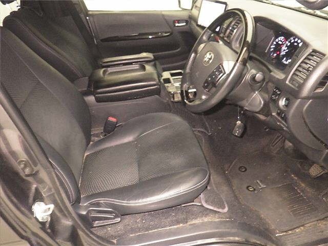 Toyota HIACE VAN 2021 7022045-5