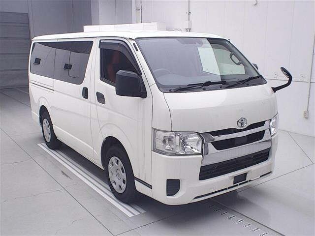 Toyota HIACE VAN 2020 7022047-0