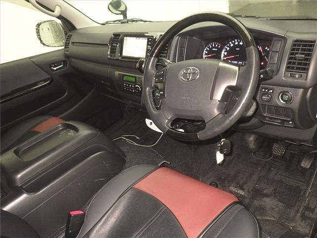 Toyota HIACE VAN 2017 7022051-3