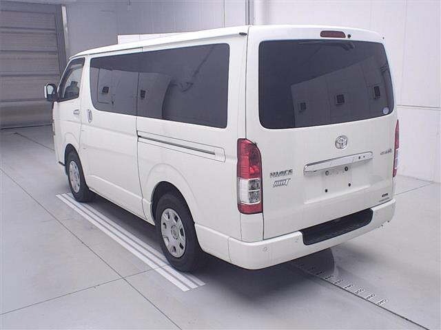 Toyota HIACE VAN 2021 7022054-1