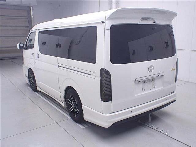 Toyota HIACE VAN 2010 7022057-1