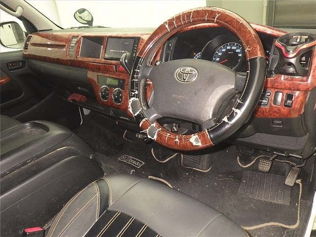Toyota HIACE VAN 2010 7022057-3