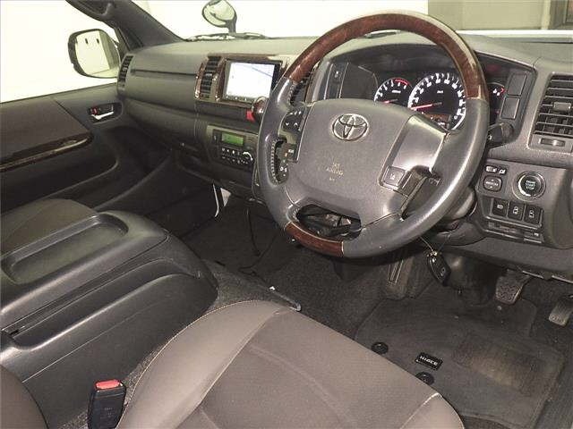 Toyota HIACE VAN 2019 7022058-3