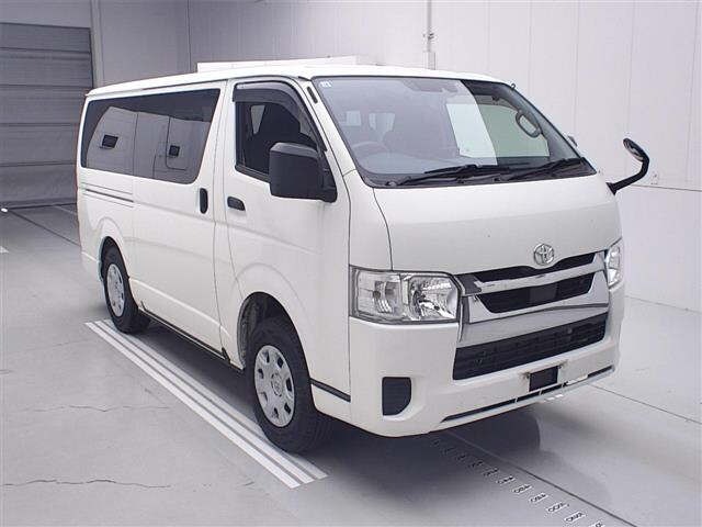 Toyota HIACE VAN 2020 7022060-0