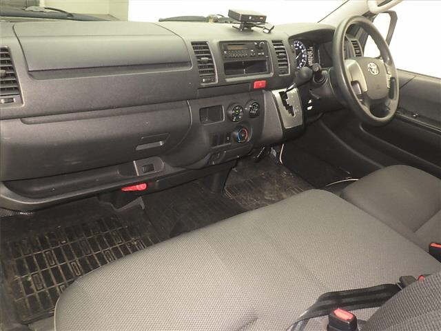 Toyota HIACE VAN 2020 7022060-4