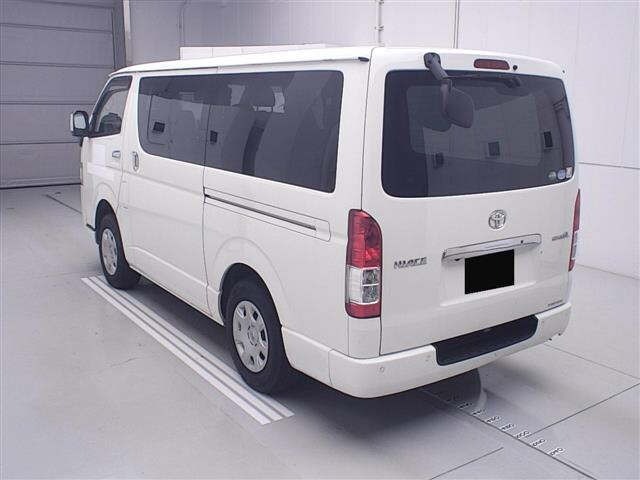 Toyota HIACE VAN 2020 7022062-1