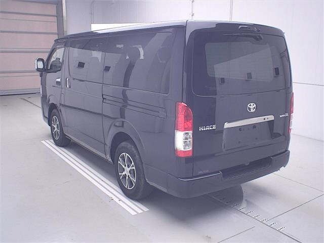 Toyota HIACE VAN 2022 7022064-1