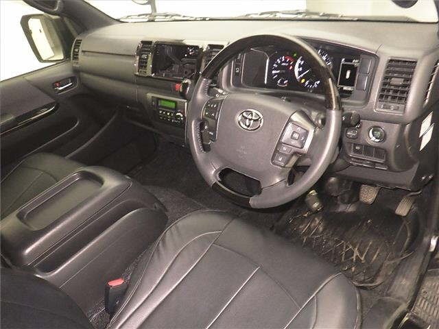 Toyota HIACE VAN 2022 7022064-3
