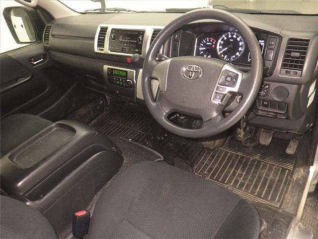 Toyota HIACE VAN 2021 7022065-3