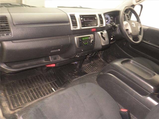 Toyota HIACE VAN 2021 7022065-4