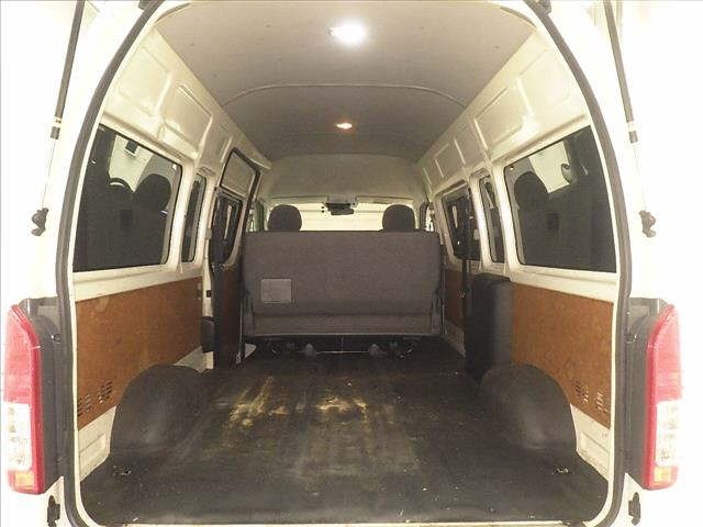 Toyota HIACE VAN 2017 7022067-7