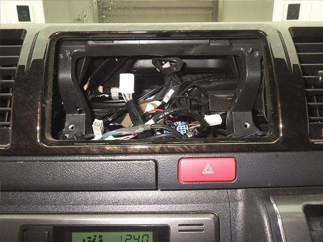 Toyota HIACE VAN 2021 7022068-6