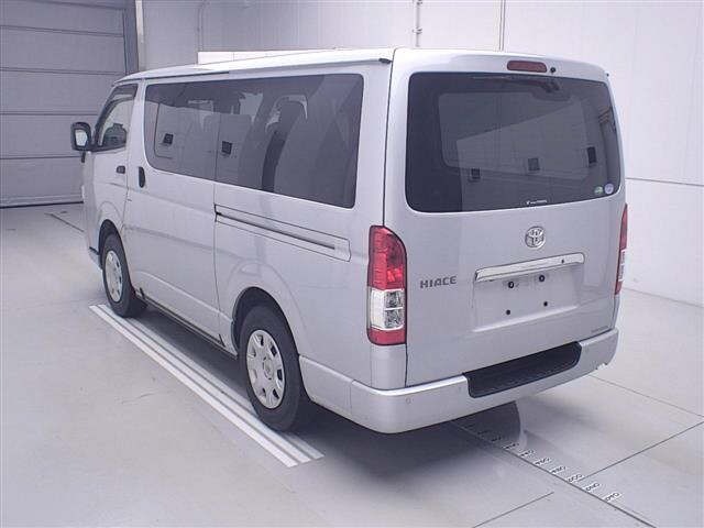 Toyota HIACE VAN 2020 7022071-1