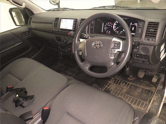 Toyota HIACE VAN 2020 7022071-3