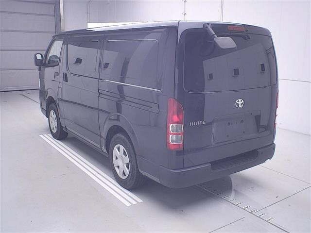 Toyota HIACE VAN 2024 7022079-1