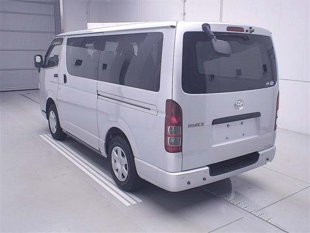 Toyota HIACE VAN 2020 7022086-1