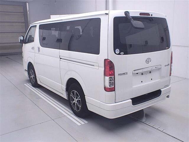 Toyota HIACE VAN 2020 7022093-1
