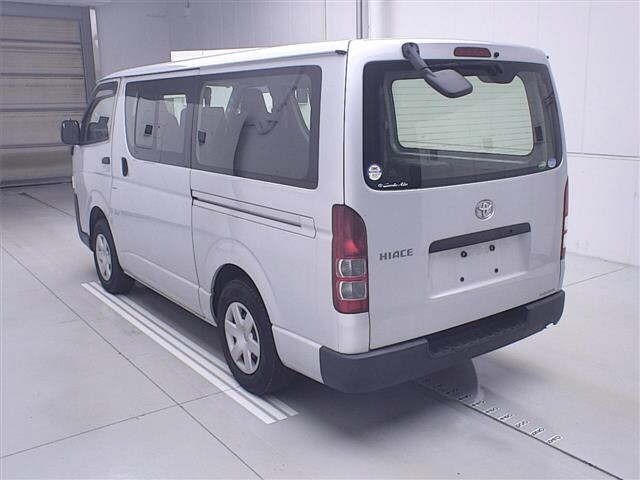 Toyota HIACE VAN 2020 7022094-1