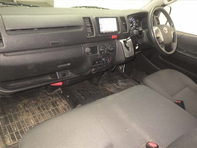 Toyota HIACE VAN 2021 7022096-4