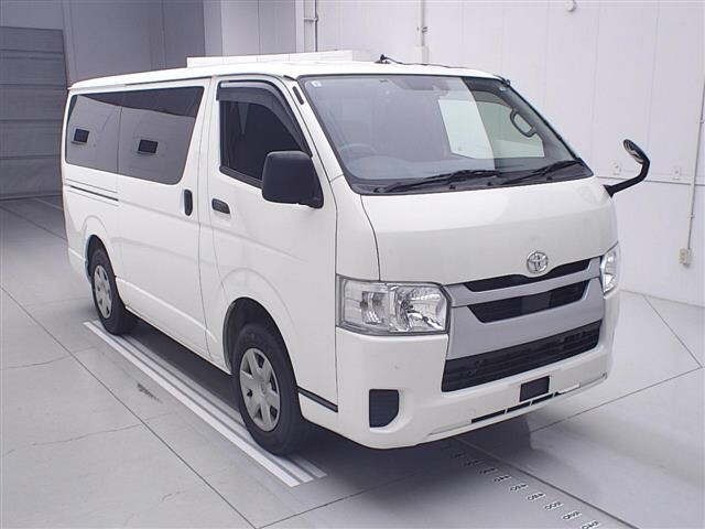 Toyota HIACE VAN 2021 7022105-0