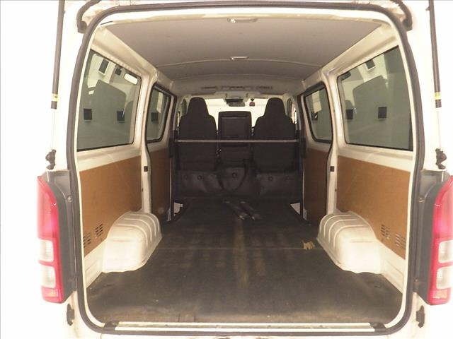 Toyota HIACE VAN 2021 7022105-7