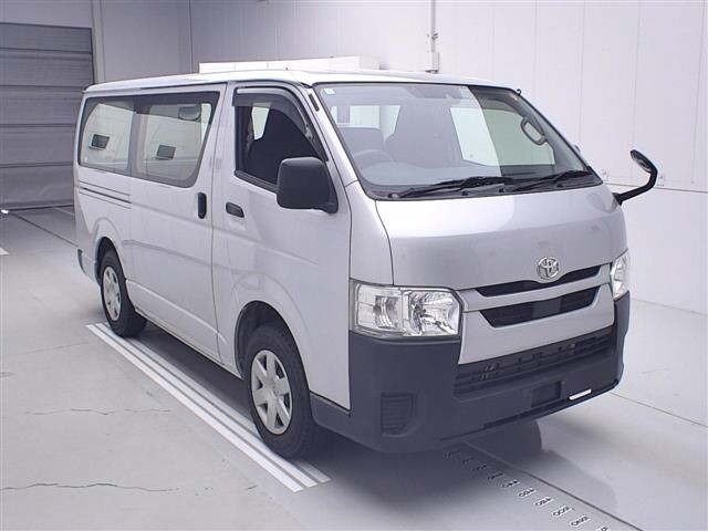 Toyota HIACE VAN 2021 7022106-0