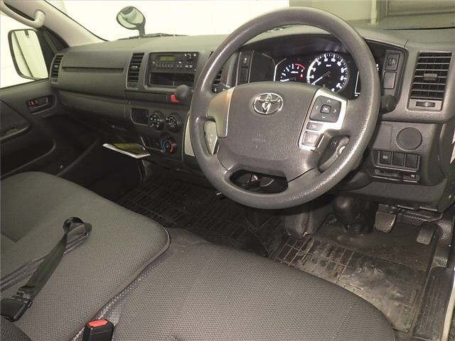 Toyota HIACE VAN 2021 7022106-3
