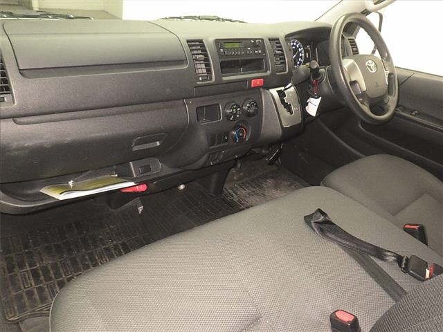 Toyota HIACE VAN 2021 7022106-4