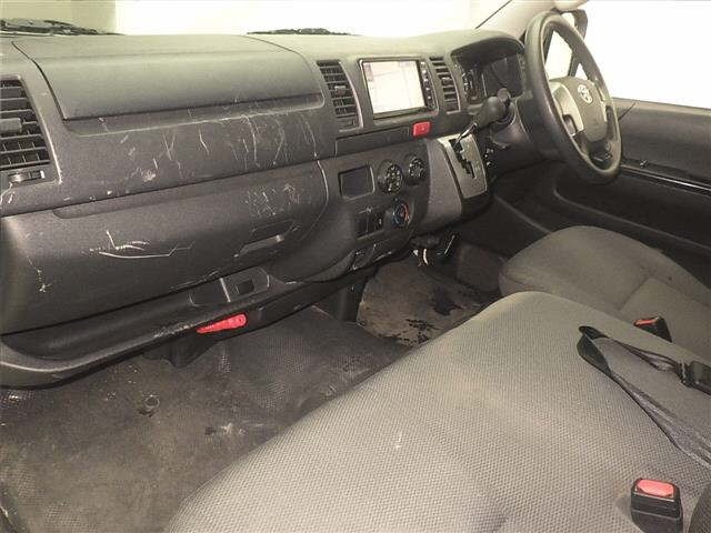 Toyota HIACE VAN 2022 7022108-4