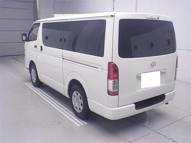 Toyota HIACE VAN 2021 7022109-1