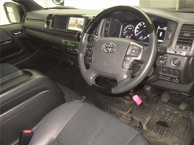 Toyota HIACE VAN 2021 7022110-3
