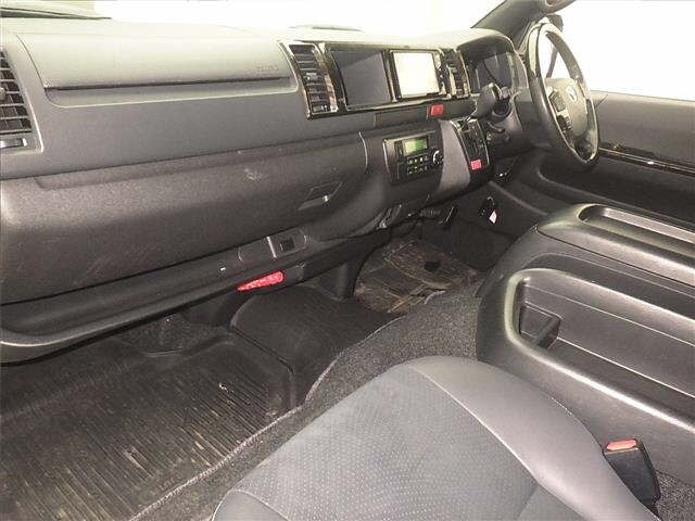 Toyota HIACE VAN 2021 7022110-4