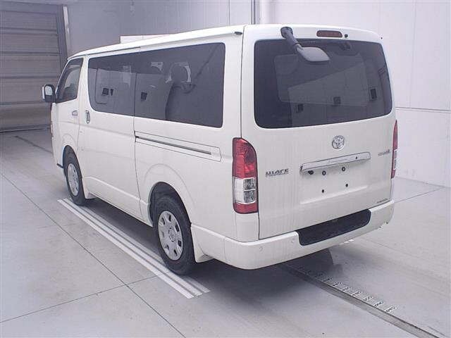Toyota HIACE VAN 2020 7022112-1