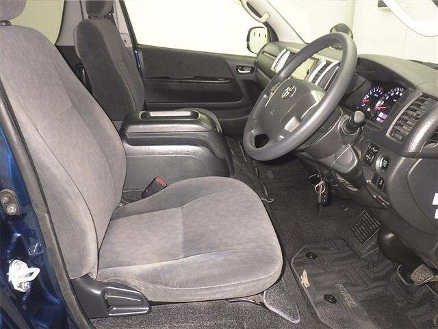 Toyota HIACE WAGON 2017 7023565-5