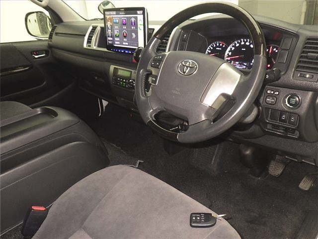 Toyota HIACE WAGON 2018 7023586-3