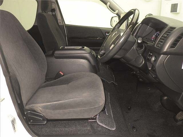 Toyota HIACE WAGON 2018 7023586-5