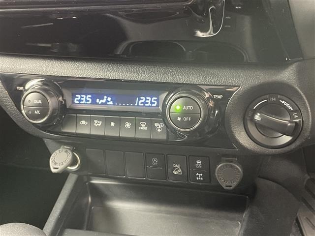Toyota HILUX 2022 7013860-5