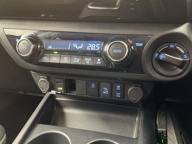 Toyota HILUX 2021 7013944-11