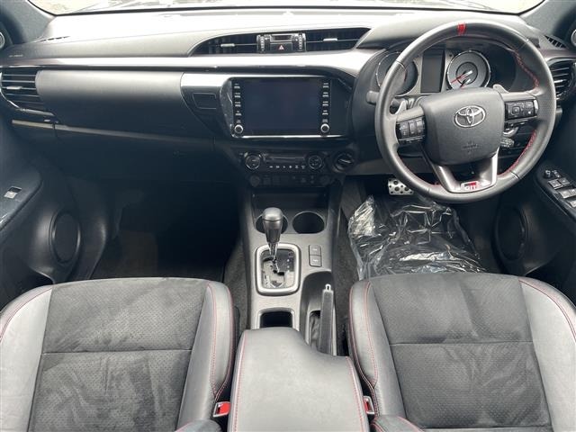 Toyota HILUX 2023 7014041-15