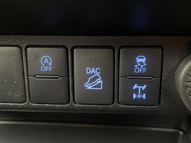 Toyota HILUX 2023 7014041-17