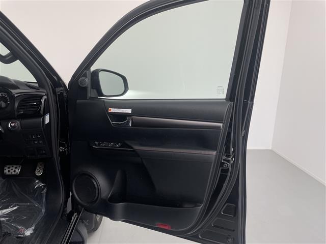 Toyota HILUX 2023 7014041-6