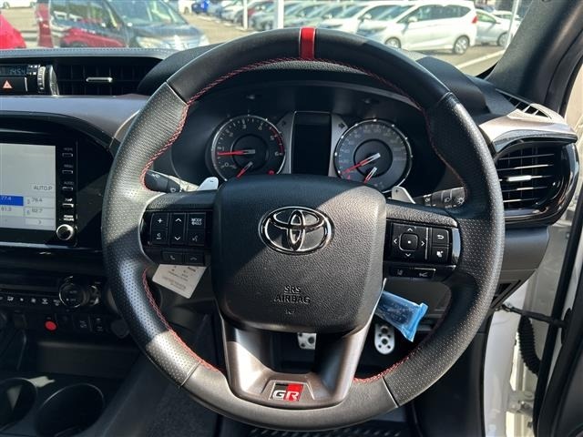 Toyota HILUX 2023 7014077-15