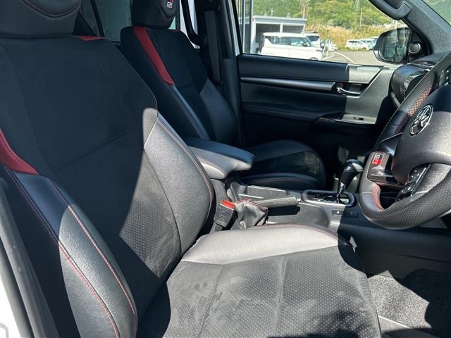 Toyota HILUX 2023 7014077-5