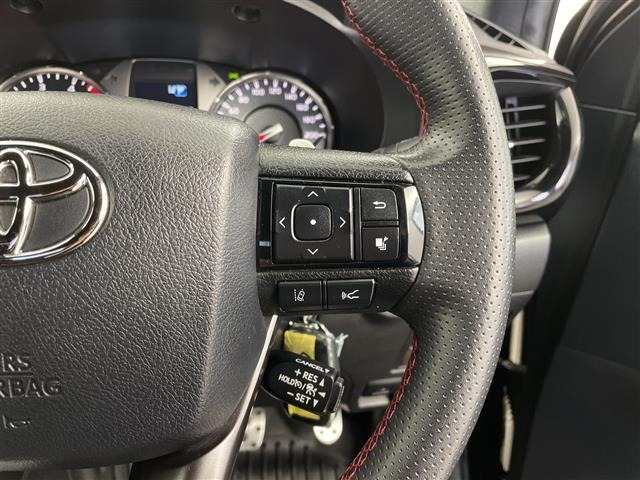 Toyota HILUX 2023 7014083-1
