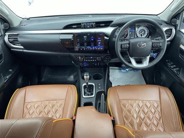 Toyota HILUX 2021 7014114-15