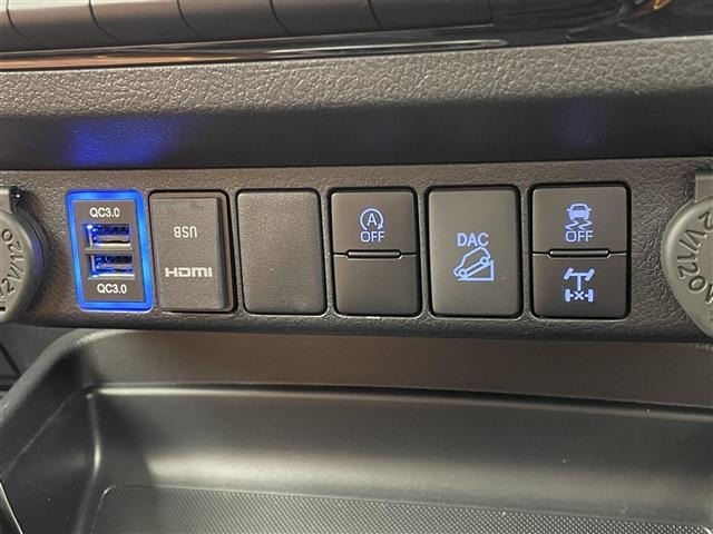 Toyota HILUX 2021 7014114-2
