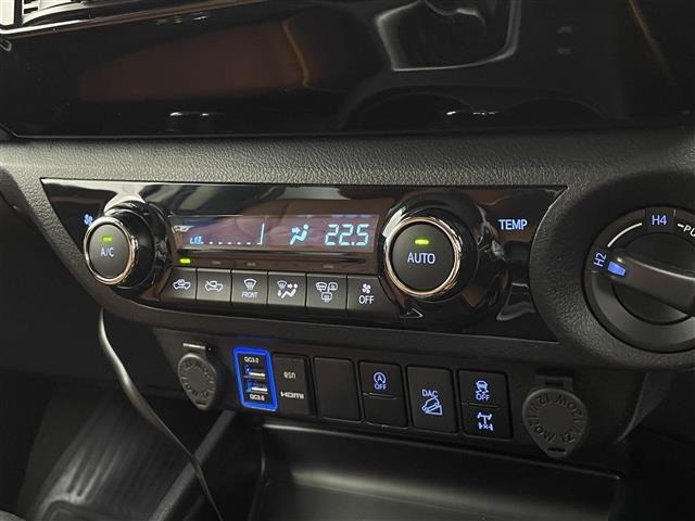 Toyota HILUX 2021 7014114-22