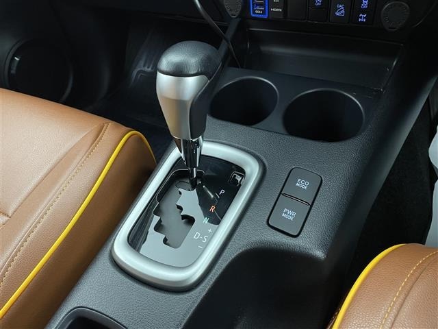 Toyota HILUX 2021 7014114-4