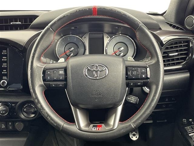 Toyota HILUX 2022 7014130-14